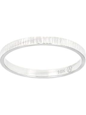 10kt Solid White Gold Band Ring New size 7 new firm price